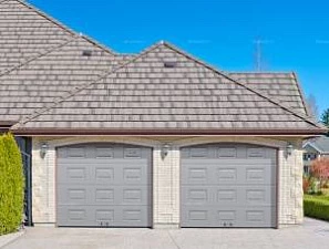 Секционные ворота в гараж с филенкой DoorHan серии rsd02, 2300х2300